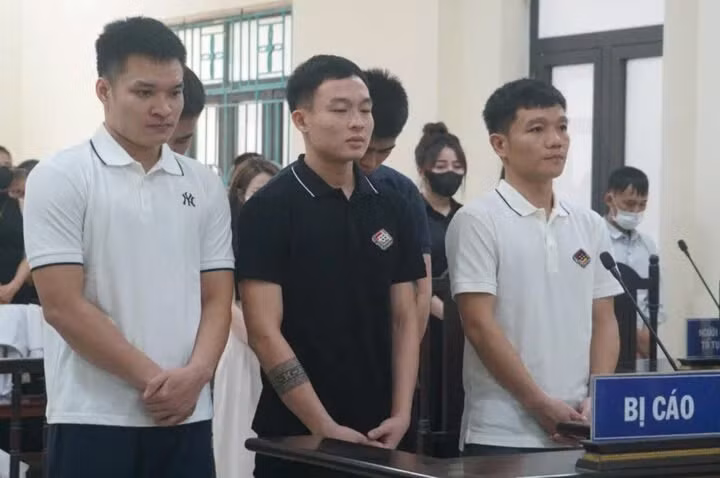 Hoãn phiên tòa xét xử 5 cựu tuyển thủ Hồng Lĩnh Hà Tĩnh Hoan phien toa xet xu 5 cuu tuyen thu Hong Linh Ha Tinh