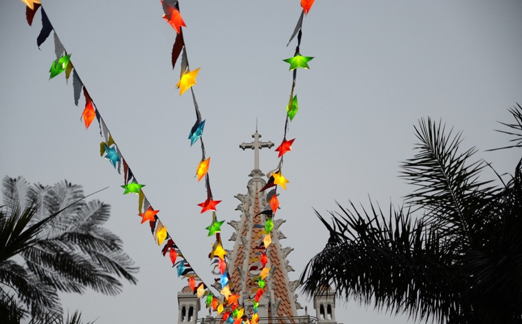 Những ngày này, nhà thờ cổ nhất Sài Gòn được trang hoàng lộng lẫy chào đón Giáng sinh.