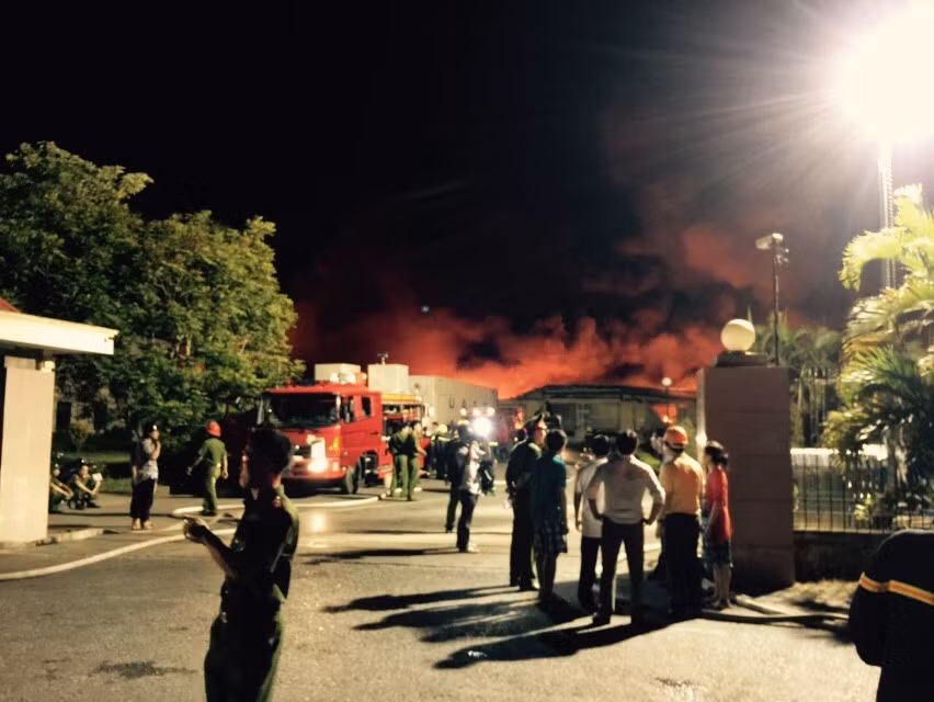 Chay lon o Hai Phong thieu rui 3 doanh nghiep-Hinh-2