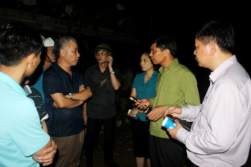 Ông Vũ Văn Diện, Phó Chủ tịch UBND tỉnh Quảng Ninh cùng với lãnh đạo huyện Bình Liêu, Công an tỉnh, Bộ Chỉ huy quân sự tỉnh, Sở Y tế, Sở Lao động - Thương binh và Xã hội, Sở Văn hóa và Thể thao, Tỉnh đoàn, Trường Đại học Ngoại thương đến hiện trường để chỉ đạo công tác tìm kiếm cứu nạn.