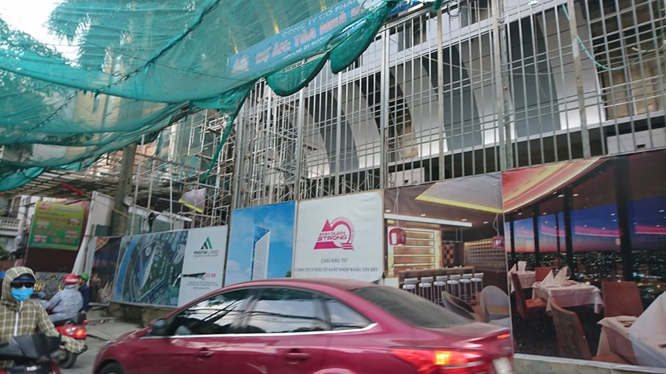 Lưỡi giăng phủ khu vực có lưu lượng xe lưu thông. Ảnh: Thế Hoàng.