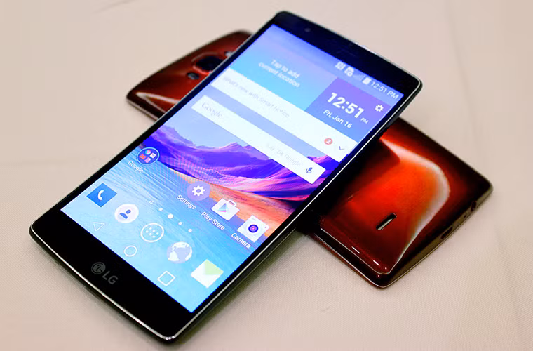 LG vừa chính thức giới thiệu chiếc smartphone màn hình cong G Flex 2 của hãng tại CES 2015 đang diễn ra ở Las Vegas (Mỹ).