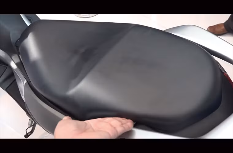 Yên xe của NMax 150...