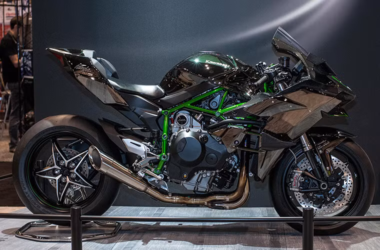 Thiết kế không giống bất cứ chiếc superbike nào trên thị trường hiện nay.