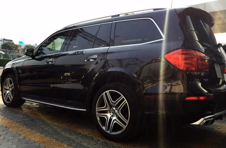 Các số đo dài x rộng x cao tương ứng của "gã khổng lồ" này là 5.141 x 1.982 x 1.850 (mm). Chiều dài cơ sở ở mức 3.075 (mm).