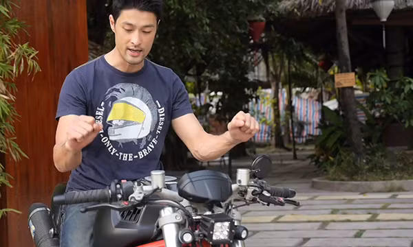 Ngoài phim ảnh và võ thuật, đam mê của Johnny Trí Nguyễn còn có mô tô phân khối lớn