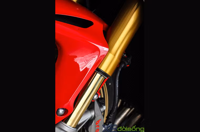 Động cơ vẫn là loại 4 xi lanh thẳng hàng dung tích 1.000 phân khối nhưng được Honda nâng cấp đầu xi lanh...