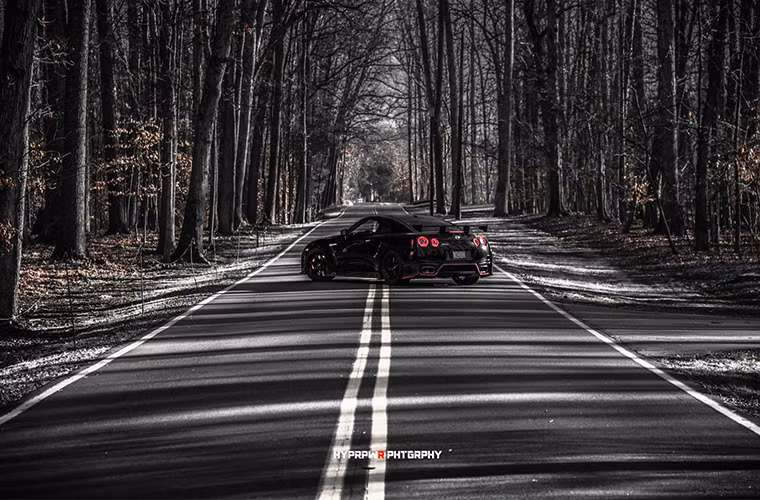 Điều đó giúp Nissan GT-R Nismo 2015 là siêu xe thương mại nhanh thứ 3 thế giới, chỉ sau Porsche 918 Spyder và McLaren P1.