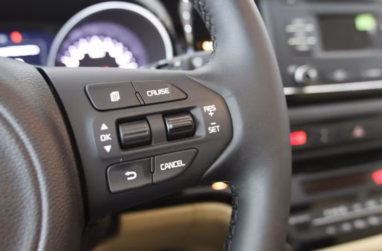 Chức năng Cruise Control.