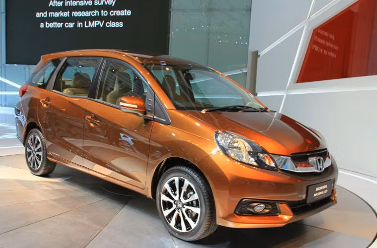  Honda Mobilio: Đây là mẫu xe của Honda được kỳ vọng sẽ tạo khác biệt trong phân khúc MPV cỡ nhỏ. Mobilio là một trong những mẫu xe chiến lược của Honda đã có mặt tại nhiều thị trường như Ấn Độ, Thái Lan, Malaysia… và trong thời gian tới rất có thể là Việt Nam.