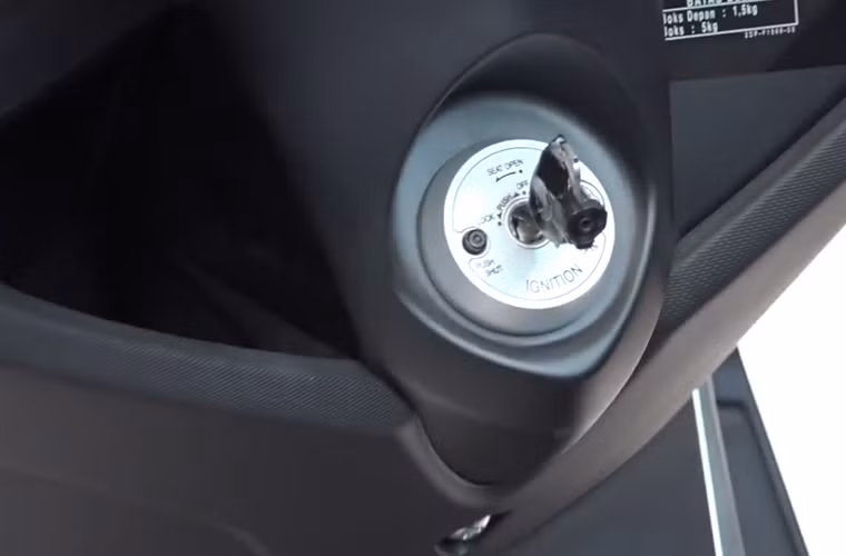 Ổ khóa của NMax 150...