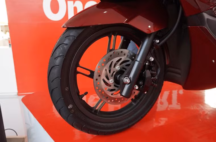 ...bánh mâm thắng đĩa của PCX 150.