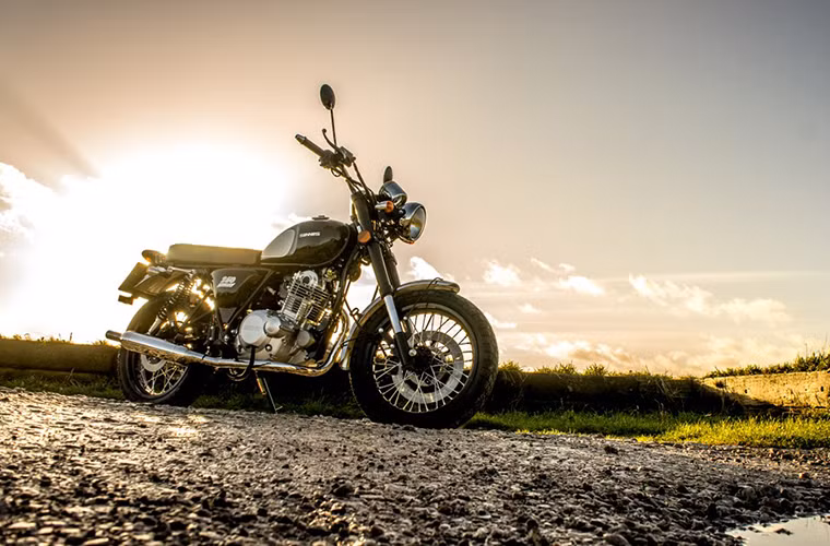 Tuy nhiên, với bất kỳ ai đã ham mê phân khối lớn và nhất là dành tình yêu cho những mẫu xe hoài cổ thì giá cả có lẽ không phải yếu tố ảnh hưởng tới quyết định của họ.