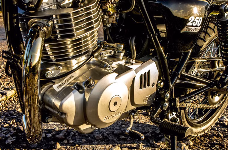 "Trái tim" của Retrostar 250 là động cơ 249cc, xy-lanh đơn, làm mát bằng không khí, cho công suất 20,6 mã lực tại 7.500 v/ph.