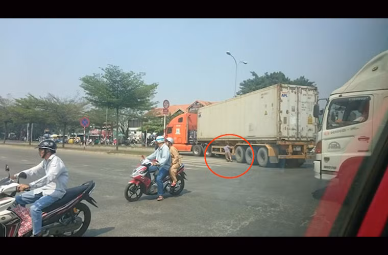 Còn đây là siêu nhân đời thường