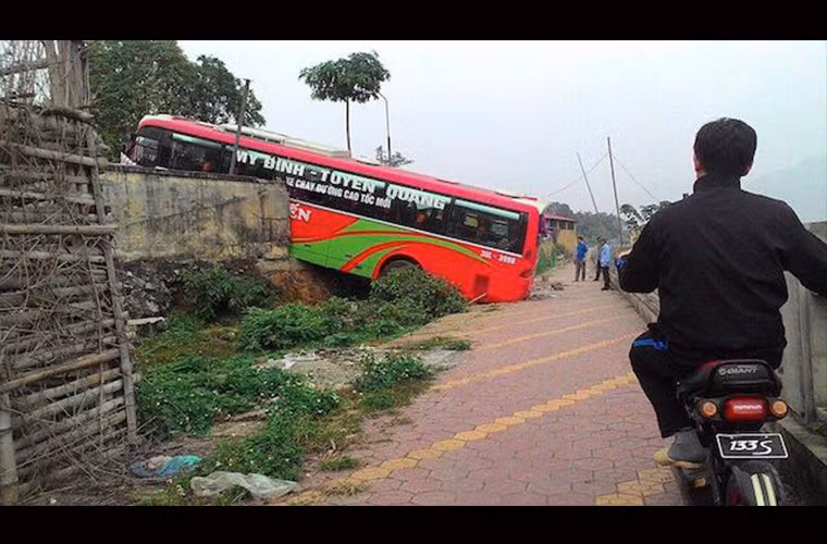 Ít khi anh lùi chuồng, mà đã lùi thì phải ...mát chân ga