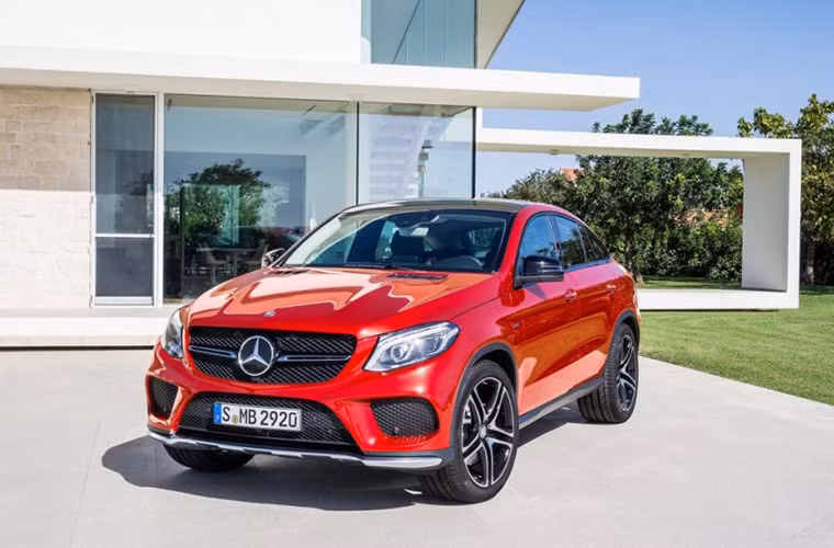  Mercedes-Benz GLE: GLE sẽ là mẫu xe đánh dấu việc Mercedes Việt Nam tham gia phân khúc Crossover, nơi mà hiện nay đối thủ BMW X6 đang độc chiếm. Nhiều khả năng Mercedes Việt Nam sẽ đưa của 2 phiên bản GLE và GLE 63 AMG về Việt Nam.