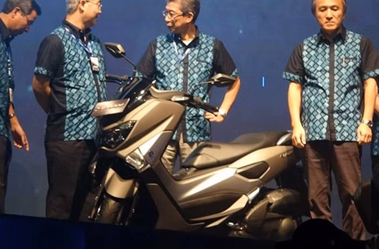 NMax 150 có ngoại hình sắc gọn hơn...