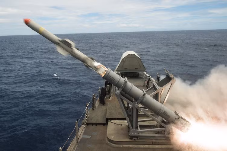 Tên lửa diệt hạm AGM-84 Harpoon là một trong số những loại tên lửa chống hạm mạnh nhất thế giới. Năng lực tác chiến của loại tên lửa này cực nguy hiểm khiến chúng luôn được coi là một trong những "sát thủ diệt hạm" đặc biệt nguy hiểm.