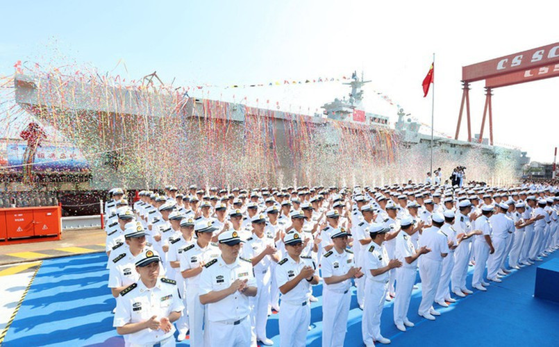 Kích thước của tàu Type-075 tương đương tàu đổ bộ tấn công lớp Wasp của Mỹ, nhưng khả năng tác chiến của nó có thể bị giới hạn đáng kể do Trung Quốc không sở hữu máy bay có khả năng cất cánh trên đường băng ngắn và hạ cánh thẳng đứng như F-35B và MV-22 Osprey.