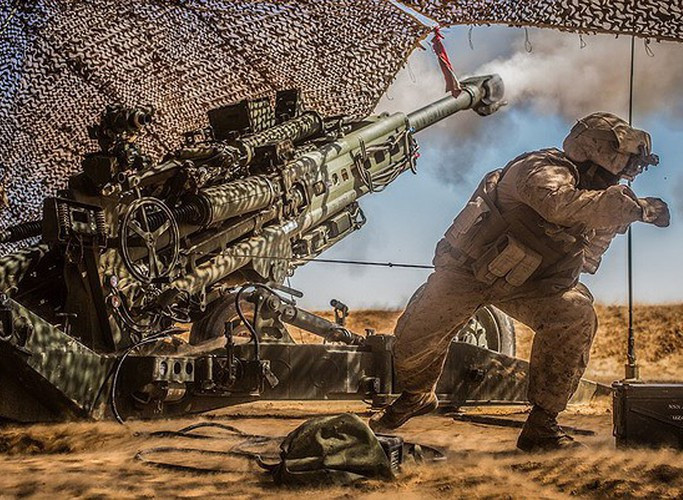 Trong khi đó đây không phải là lần đầu Mỹ tăng cường vũ khí và quân đội đến canh giữ các mỏ dầu đã kiểm soát được tại Syria. Trước đó họ đã chuyển các xe quân sự bao gồm xe bọc thép và cả xe chiến đấu bộ binh.