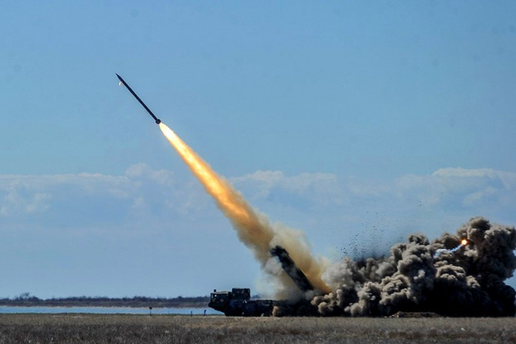 Được biết tại thao trường có sự tham gia của đại diện nhà phát triển và chuyên gia của quân đội Ukraine, mục tiêu đã bị tiêu diệt ngay từ quả đạn đầu tiên, cho thấy năng lực cao của vũ khí này.