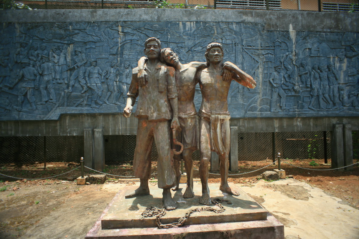 Bất chấp hoàn cảnh ngặt nghèo, các chiến sĩ cách mạng bị giam giữ vẫn giữ vững phẩm chất cách mạng, tiếp tục tham gia các phong trào đấu tranh trong nhà lao.