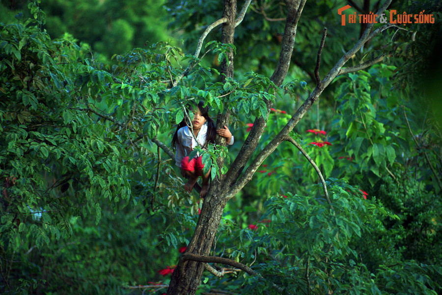 ...Hoặc cảm nhận nhịp sống chậm, vô cùng thô mộc ở chốn rừng núi xa xôi hẻo lánh, ít người đặt chân đến.