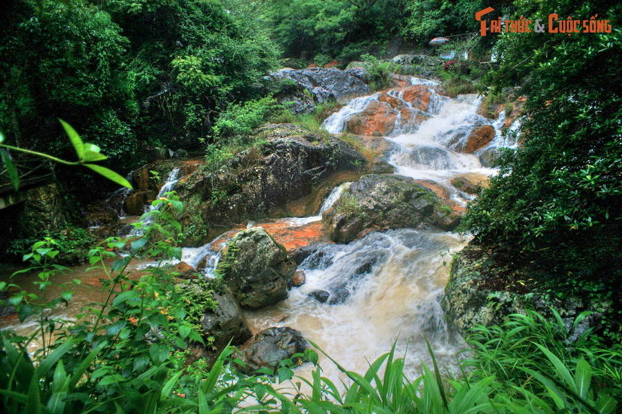 Chuyến khám phá thác Datanla sẽ thêm phần thú vị nếu được nghe kể về những truyền thuyết liên quan đến dòng thác tuyệt đẹp này...