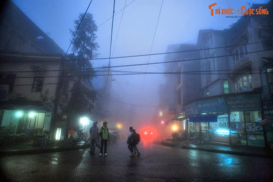 Từ thác Bạc đi thêm 12 km theo Quốc lộ 4D sẽ đến trung tâm thị xã Sa Pa. Hành trình Lai Châu - Sa Pa xin được dừng lại ở đây.