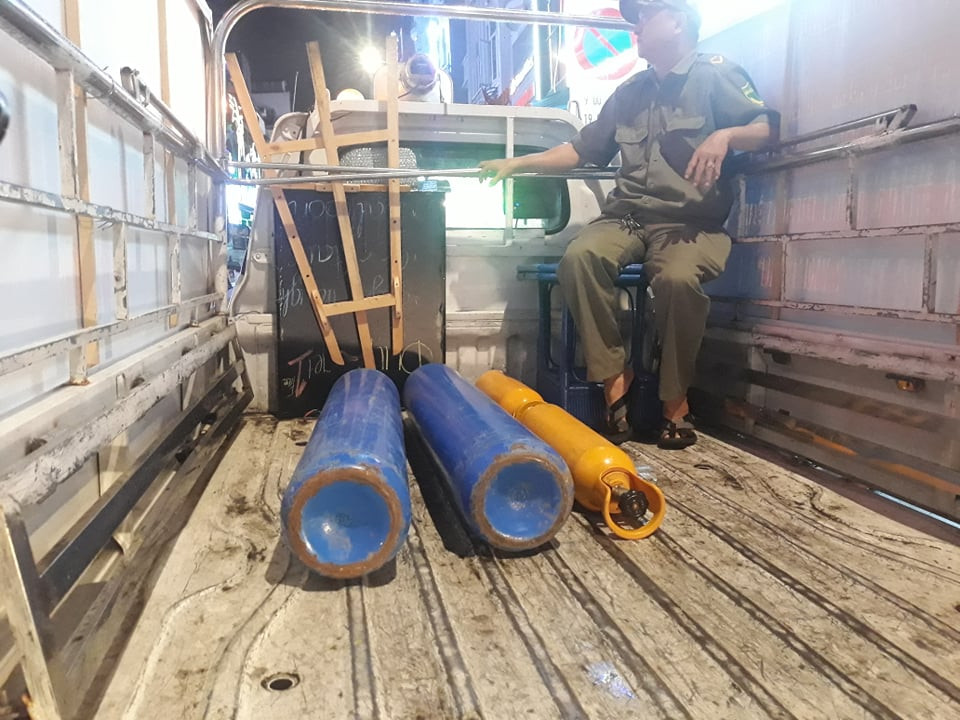 Ra quan kiem tra bong cuoi o pho Tay Bui Vien-Hinh-2