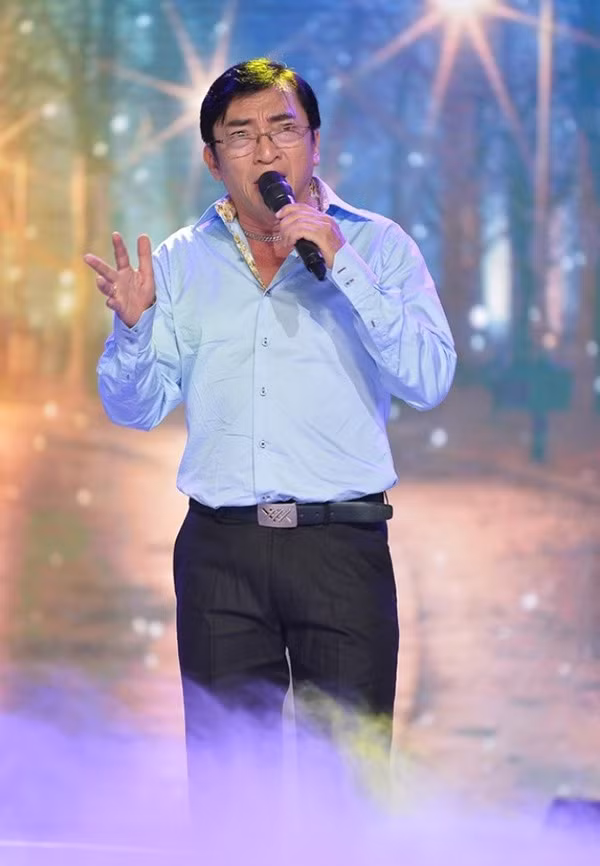 Dinh Van binh yen ben vo kem 24 tuoi.-Hinh-3