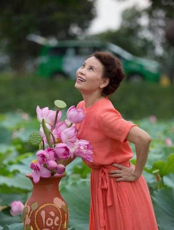 Me Ho Ngoc Ha U70 van thang giai cuoc thi cap quoc gia-Hinh-4