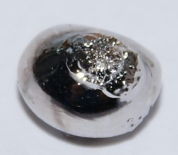 Kim loai sieu dat do, vang chang the so sanh