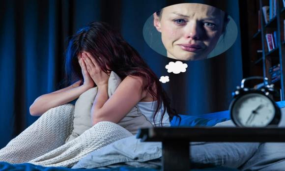 Nam mo minh khoc vao dau nam moi la diem gi?