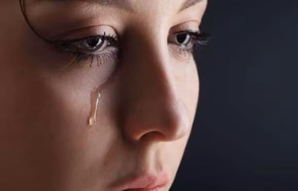 Nam mo minh khoc vao dau nam moi la diem gi?-Hinh-3