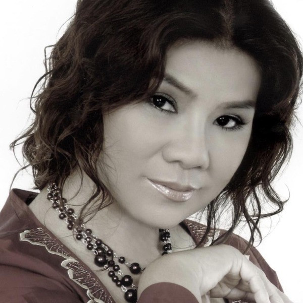 NSND Thanh Hoa, ngoài 70 tuổi vẫn được chồng chiều - Hình 2 NSND Thanh Hoa, ngoai 70 tuoi van duoc chong chieu-Hinh-2