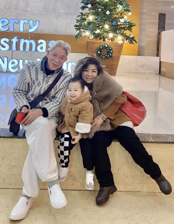 NSND Thanh Hoa, ngoai 70 tuoi van duoc chong chieu-Hinh-8