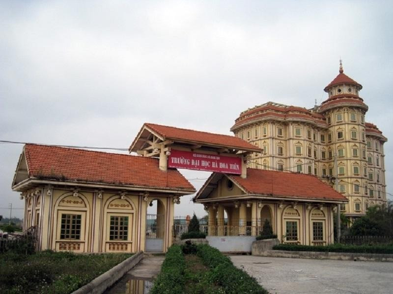 Biet gi truong DH Ha Hoa Tien no thue ”khung”?