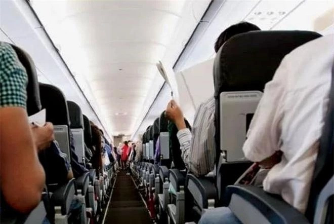 May bay tren troi bi set danh co nguy hiem khong?-Hinh-3