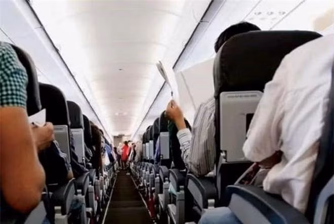 May bay tren troi bi set danh co nguy hiem khong?-Hinh-3