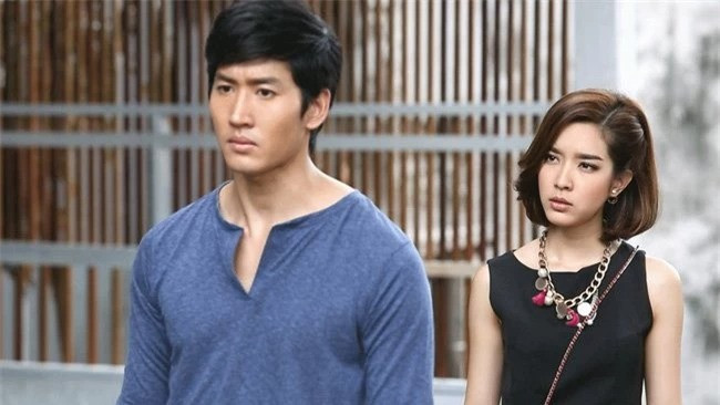 Ban trai ra mat, hat nuoc vao mat anh re-Hinh-2