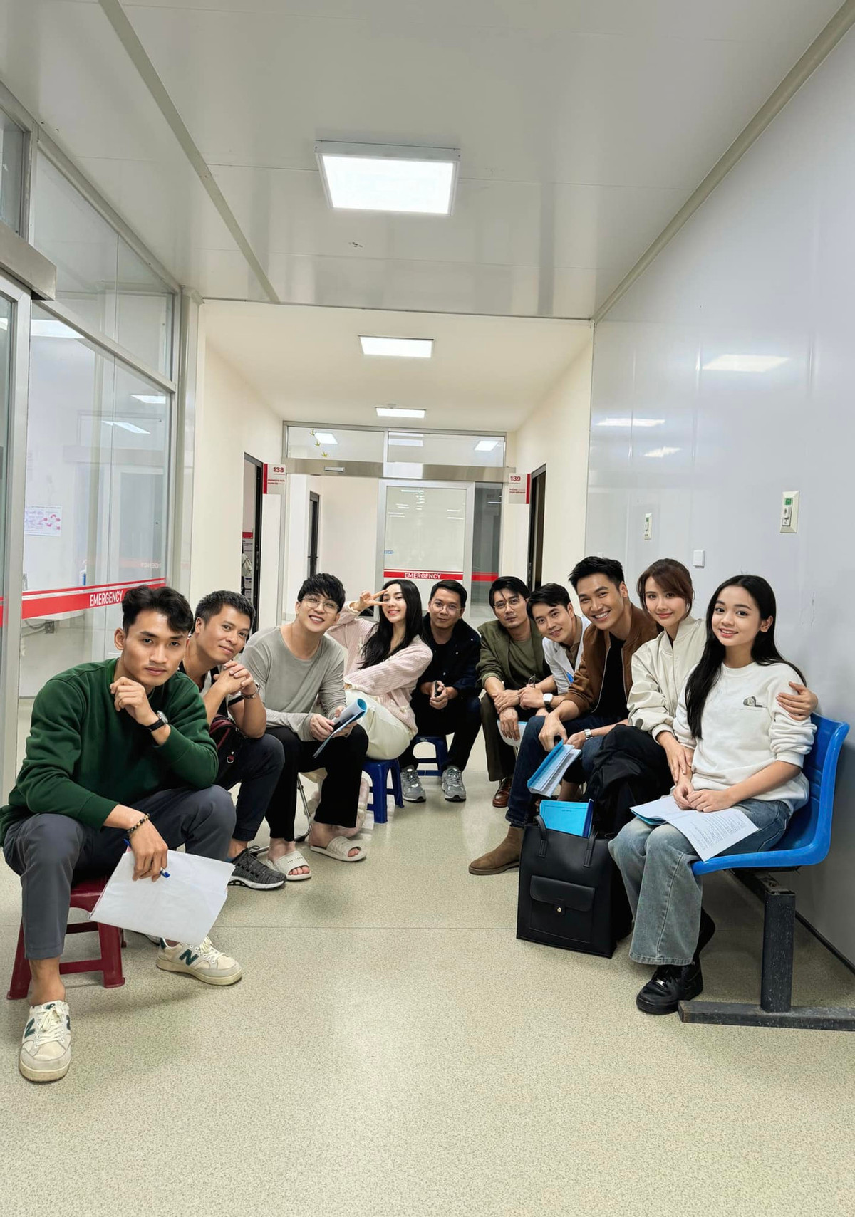 Hau truong hai huoc, doi lap tren phim 'Chung ta cua 8 nam sau'-Hinh-10