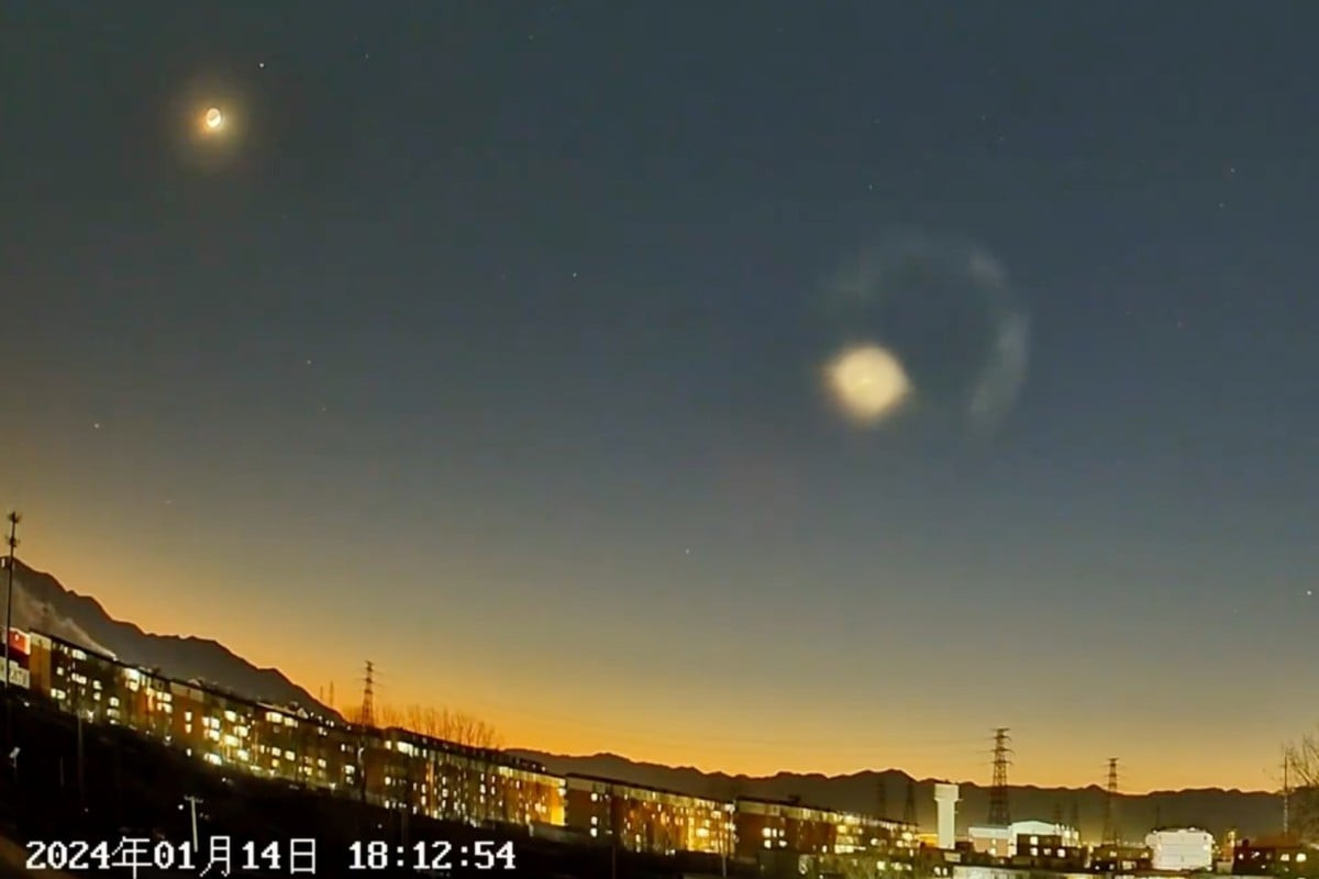 Mang xa hoi Trung Quoc xon xao khi 'phat hien UFO'