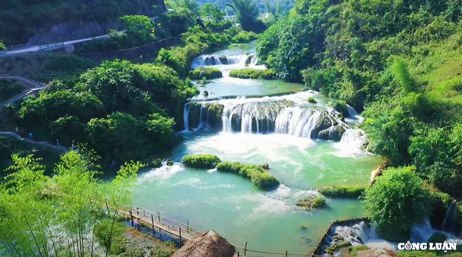 Ve dep tho mong cua thac Co La tai Cao Bang