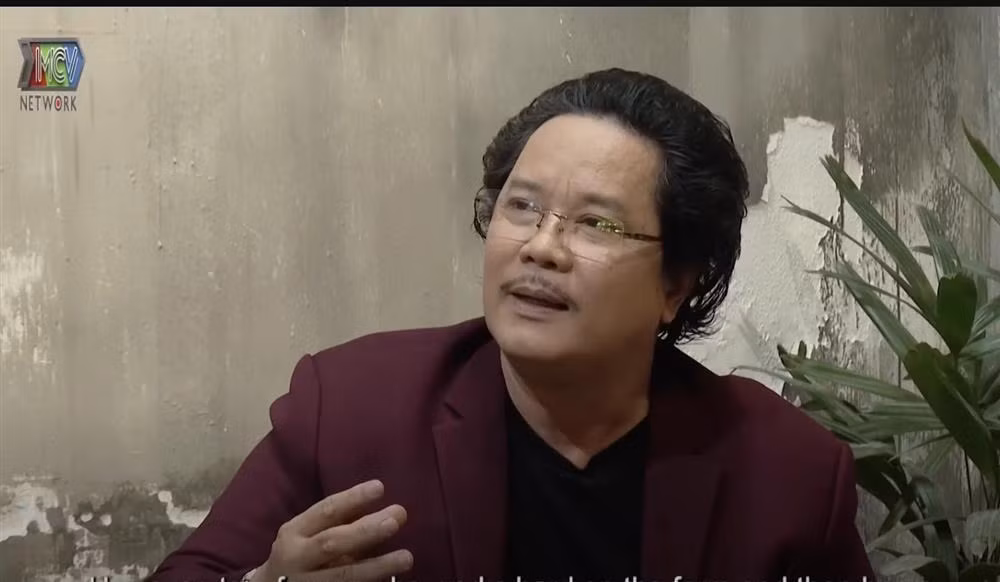 Dien hai khong hai, nghe si gao coi cung bi dan “duoi“