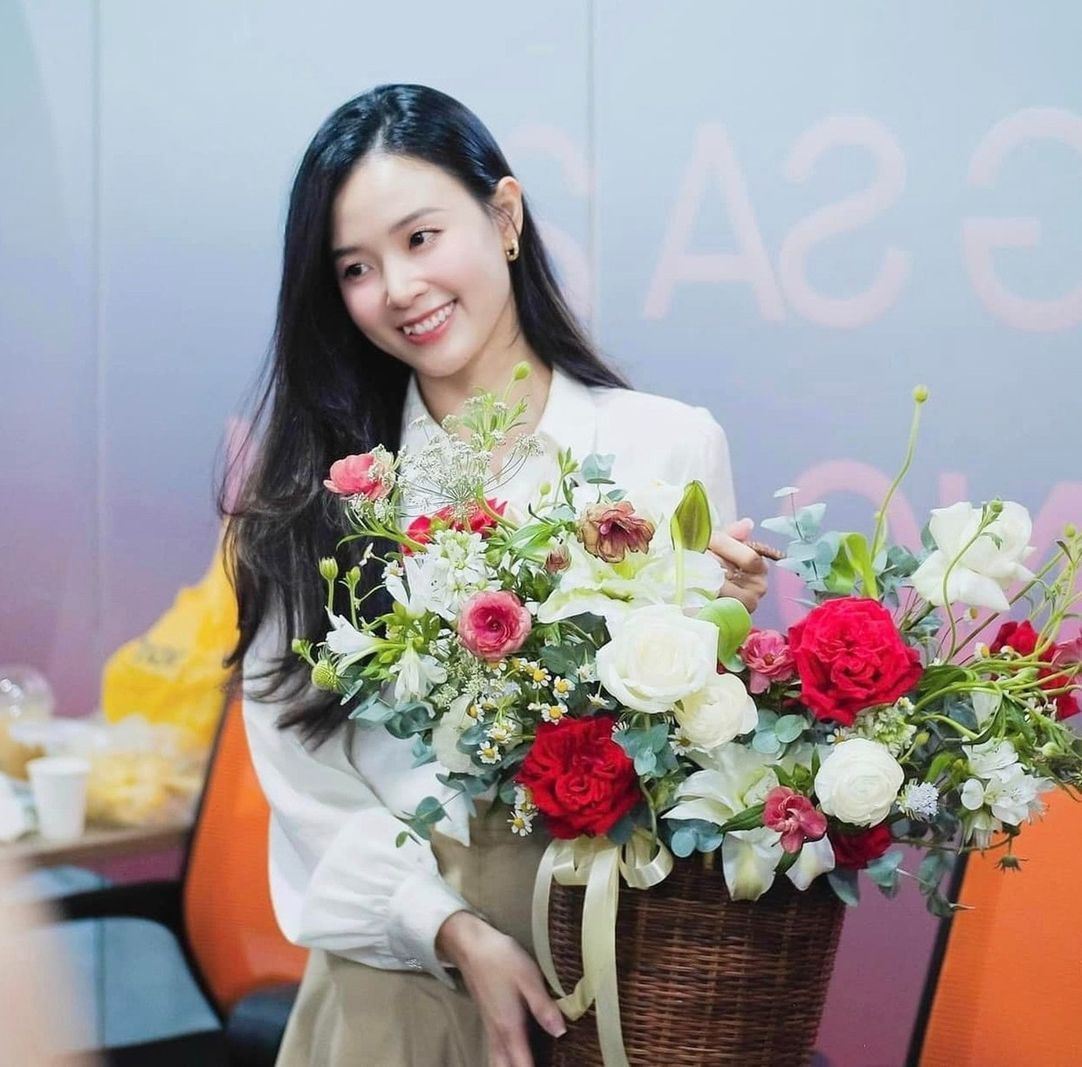 Midu 35 tuổi, được gọi là “phú bà”, sắp lấy chồng đại gia - Hình 6 Midu 35 tuoi, duoc goi la “phu ba”, sap lay chong dai gia-Hinh-6