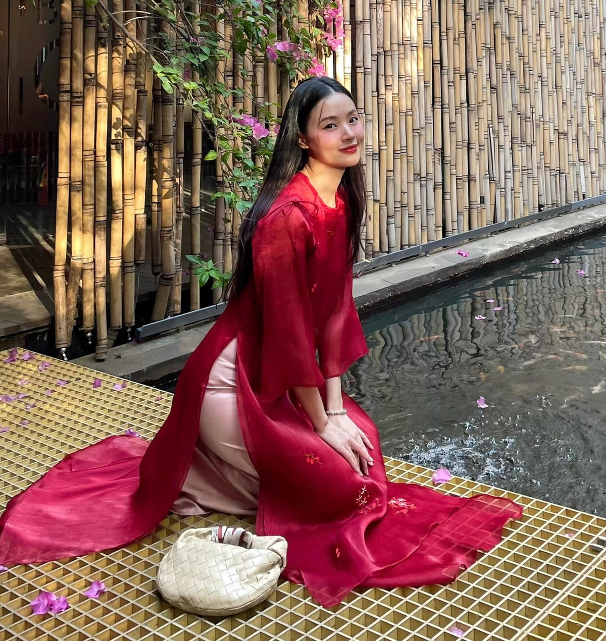 Midu 35 tuổi, được gọi là “phú bà”, sắp lấy chồng đại gia - Hình 8 Midu 35 tuoi, duoc goi la “phu ba”, sap lay chong dai gia-Hinh-8