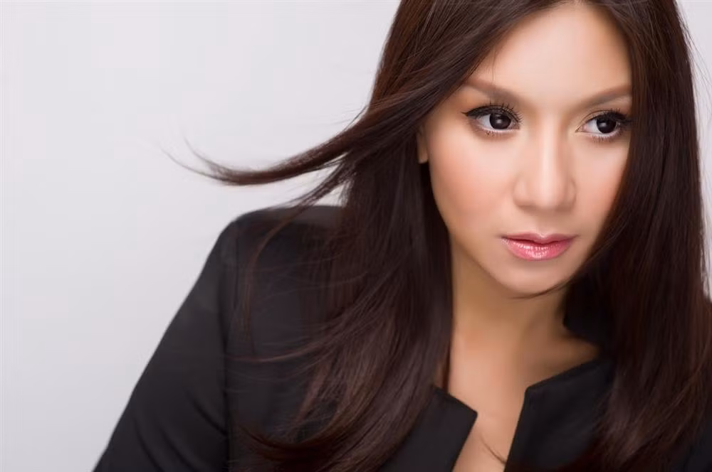 Y Phung o My: khong ban than, khong chia se ve ong xa