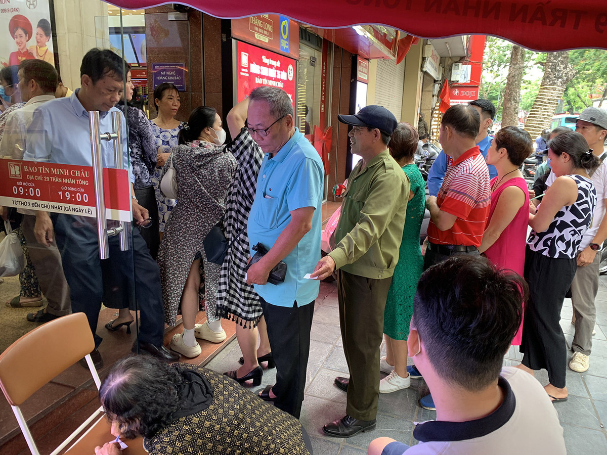 Quan nuoc, via he gio cung... “nhon nhip” giao dich vang